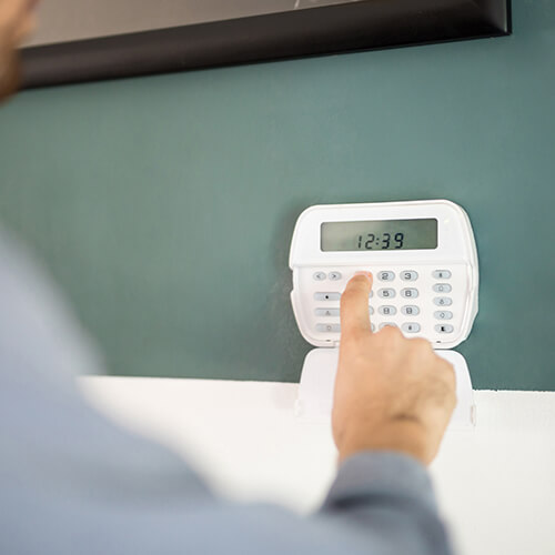 Instalação e manutenção de centrais de alarme 